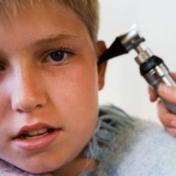 Bệnh viêm tai giữa ở trẻ nhỏ - những điều cha mẹ cần biết